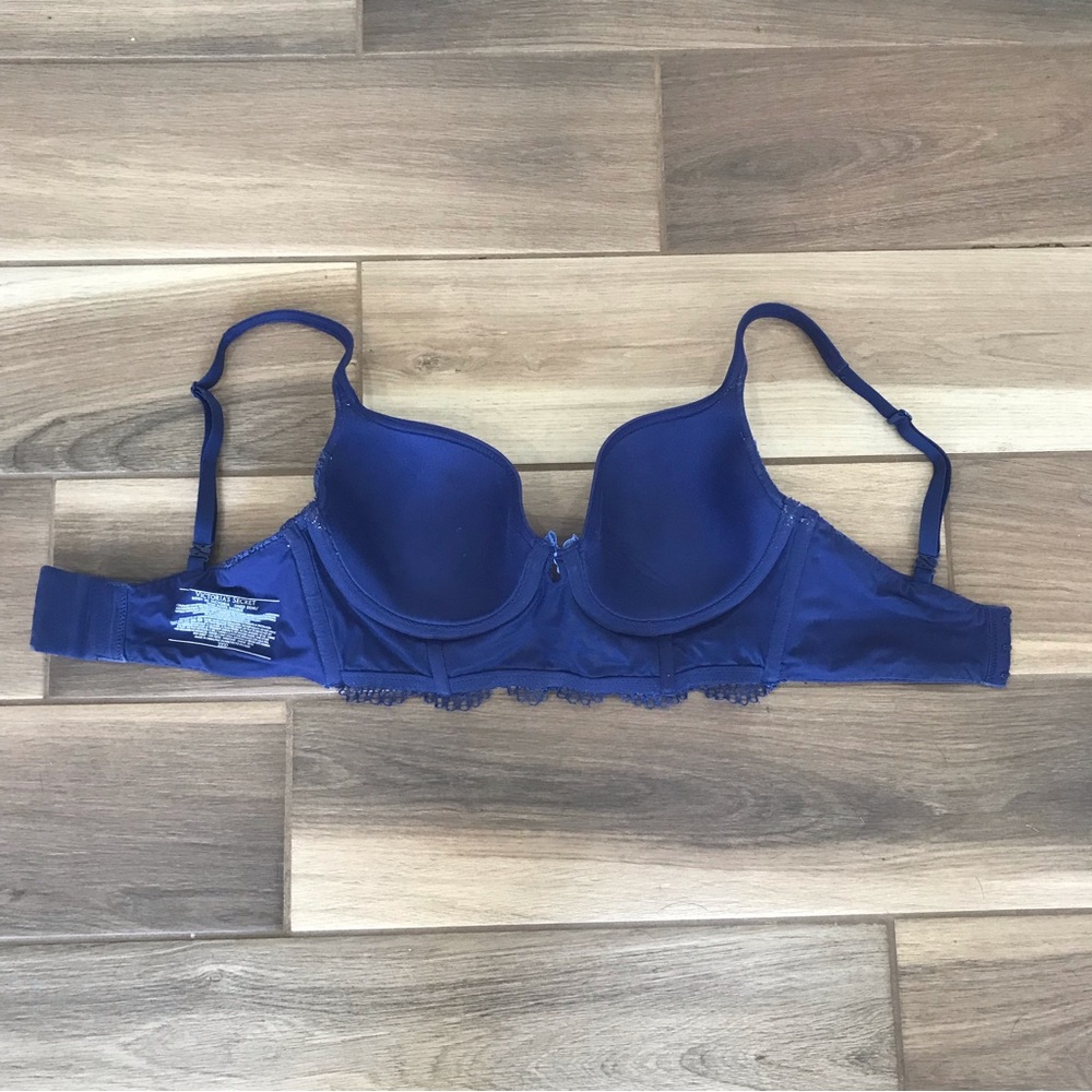 Victoria’s Secret navy bra - Picture 4 of 6